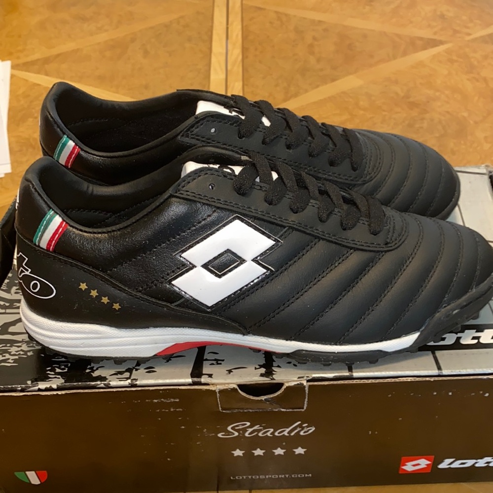 NWB!! Vintage Y2K Lotto Stadio Mondiale Turf Mens soccer cleats size 6.5